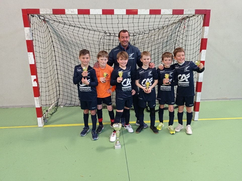 Formation football jeunes à l'AF Virois, victoire des U11 au tournoi futsal de Tessy sur Vire