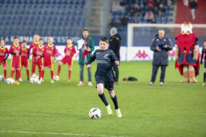 Nos U13 au jeu de la mi-temps lors de SMC VS FC Sochaux Crédit : Damien Deslandes