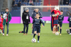 Nos U13 au jeu de la mi-temps lors de SMC VS FC Sochaux Crédit : Damien Deslandes